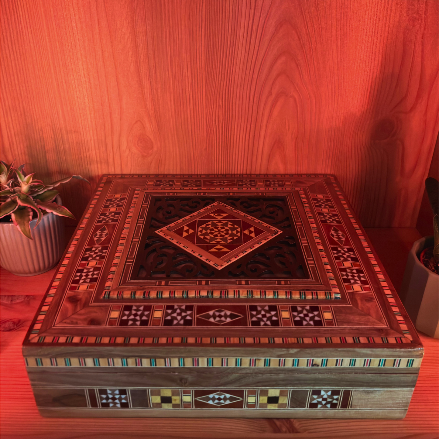 صندوق مجوهرات موزاييك دمشقي – مبطن بالمخمل بأناقة راقية