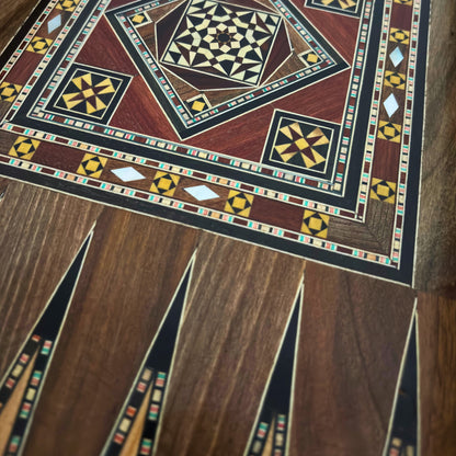 Tavolo da Backgammon e Scacchi Damaschino Fatto a Mano da Gaby Al Dayeh – Capolavoro con Intarsi in Madreperla