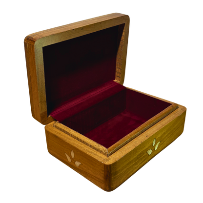 Handgefertigte Luxusbox aus Damaskus – Perlmutt & Samteleganz