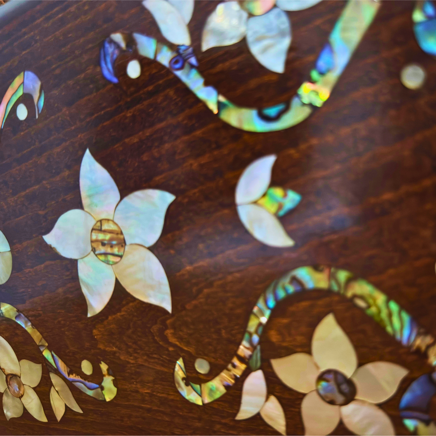 Sham – Pochette Damasquine de Luxe avec Nacre Florale & Brocart